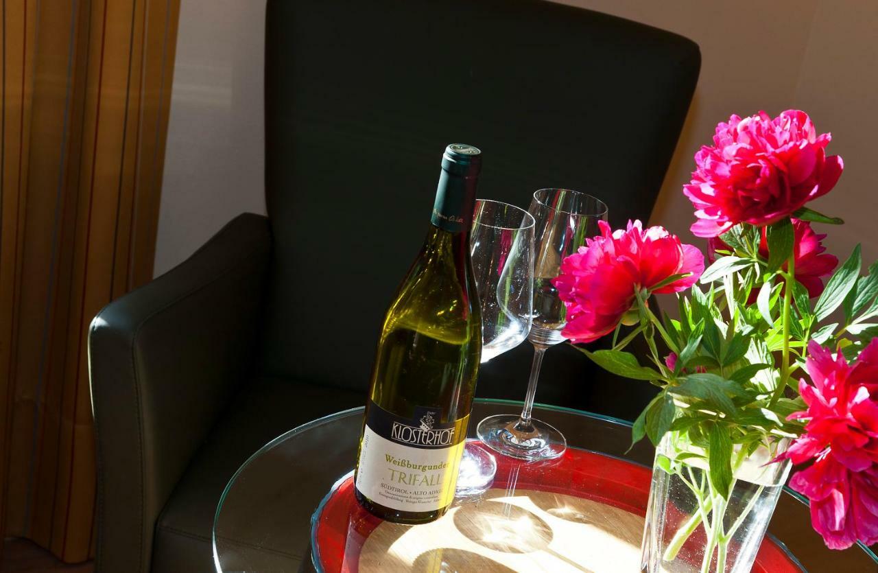 Hotel Weingut Klosterhof Калдаро Екстериор снимка